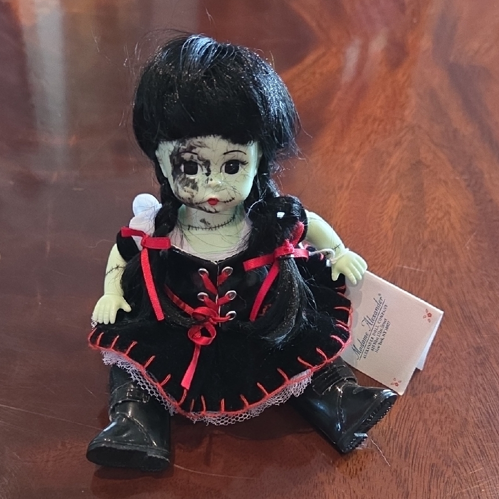 Madame Alexander Doll Katherine's Collection Spooky Doll Costume - Black and Red